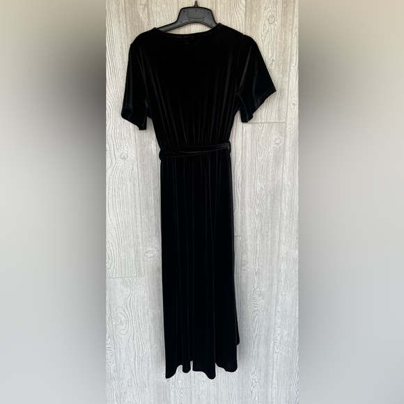 NWOT Baltic Born Nadine Velvet Midi Faux Wrap Dress Black Classic Size Large - Picture 3 of 8